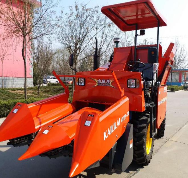 玉米收獲機(jī)